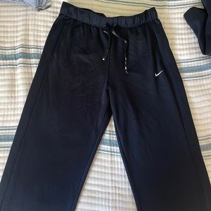 Black Nike women’s sweats